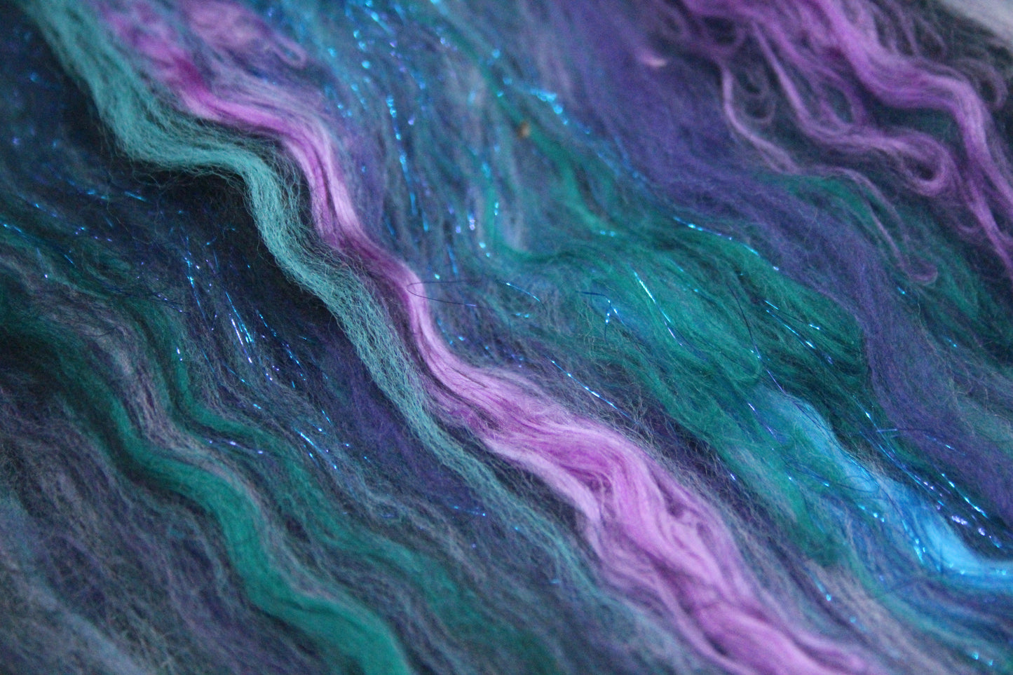 Supersoft Merino Art Batt - Blue Purple Black - 30 grams 1 oz - Wool for felting, spinning and weaving