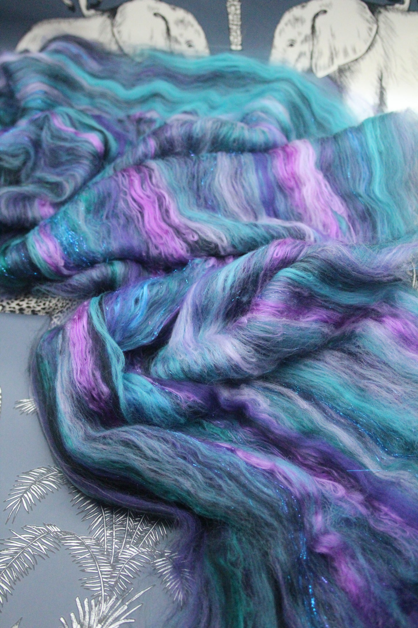 Supersoft Merino Art Batt - Blue Purple Black - 30 grams 1 oz - Wool for felting, spinning and weaving