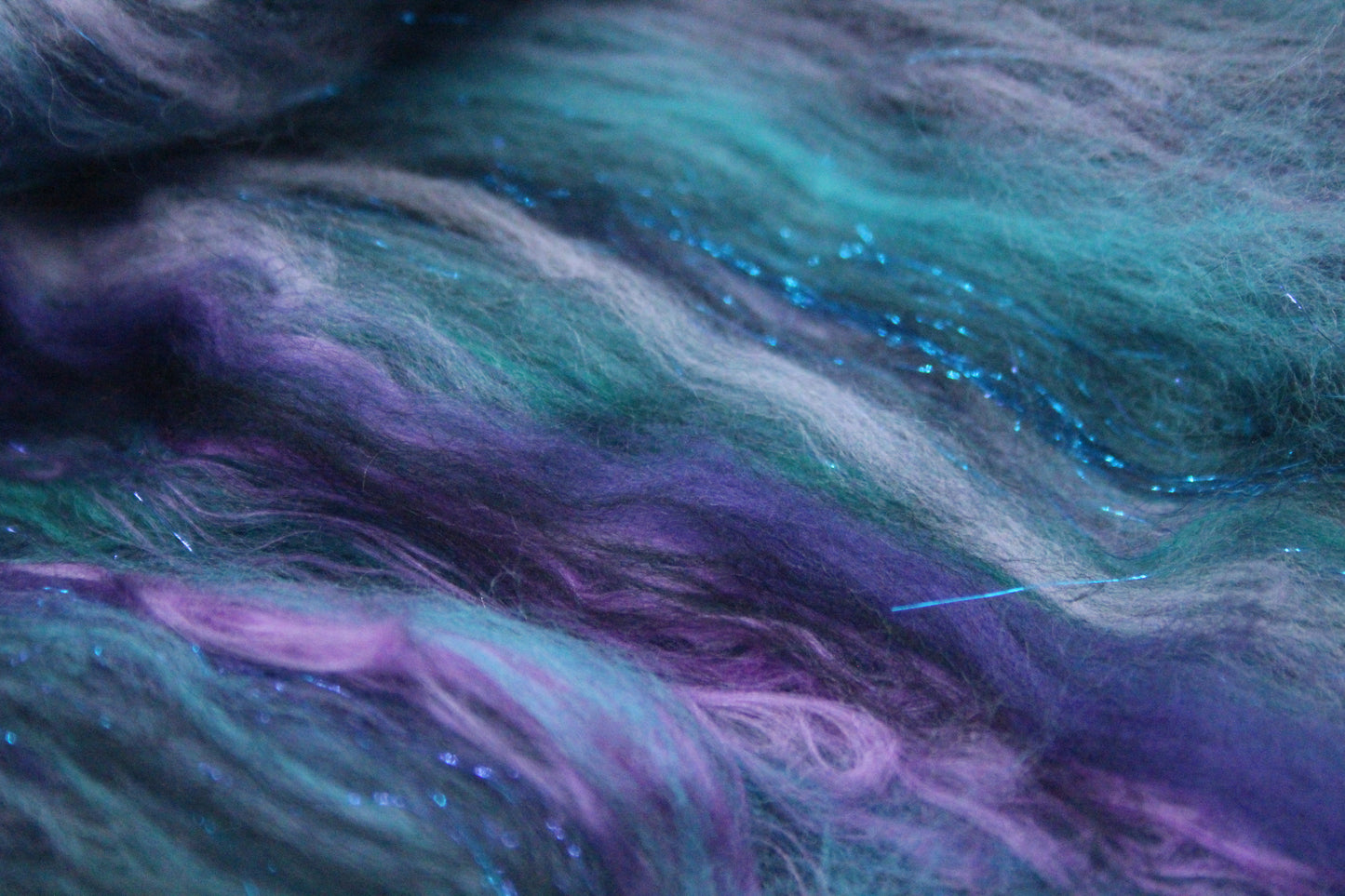 Supersoft Merino Art Batt - Blue Purple Black - 30 grams 1 oz - Wool for felting, spinning and weaving