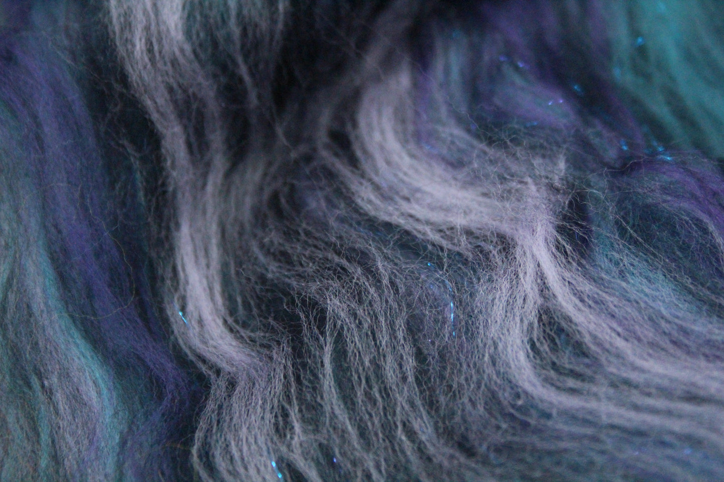 Supersoft Merino Art Batt - Blue Purple Black - 30 grams 1 oz - Wool for felting, spinning and weaving