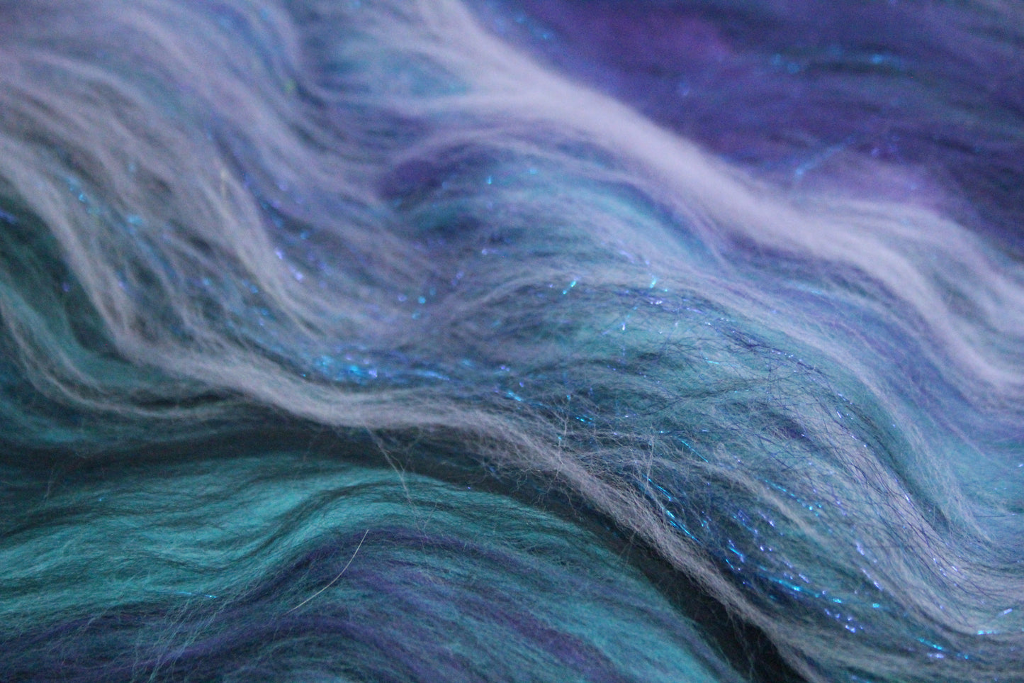 Supersoft Merino Art Batt - Blue Purple Black - 30 grams 1 oz - Wool for felting, spinning and weaving