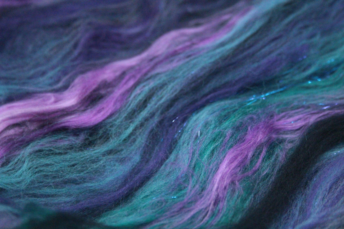Supersoft Merino Art Batt - Blue Purple Black - 30 grams 1 oz - Wool for felting, spinning and weaving