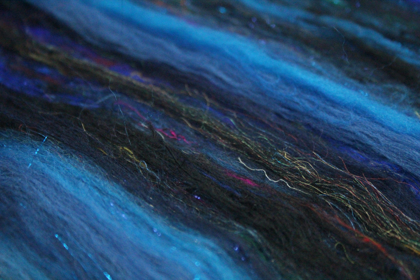 Merino Art Batt  - Blue Black  - 49 grams 1.7 oz - Wool for felting, spinning and weaving