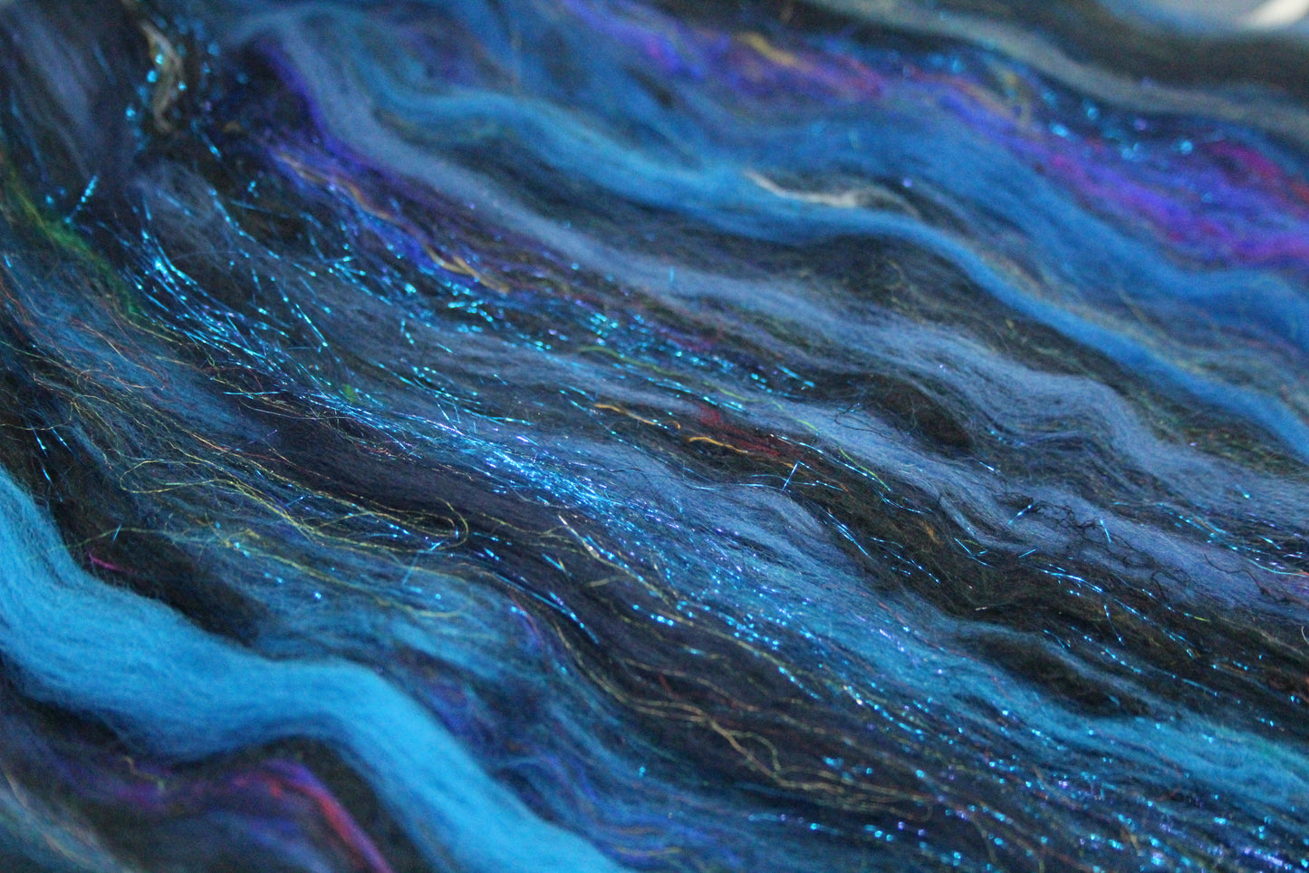 Merino Art Batt  - Blue Black  - 49 grams 1.7 oz - Wool for felting, spinning and weaving