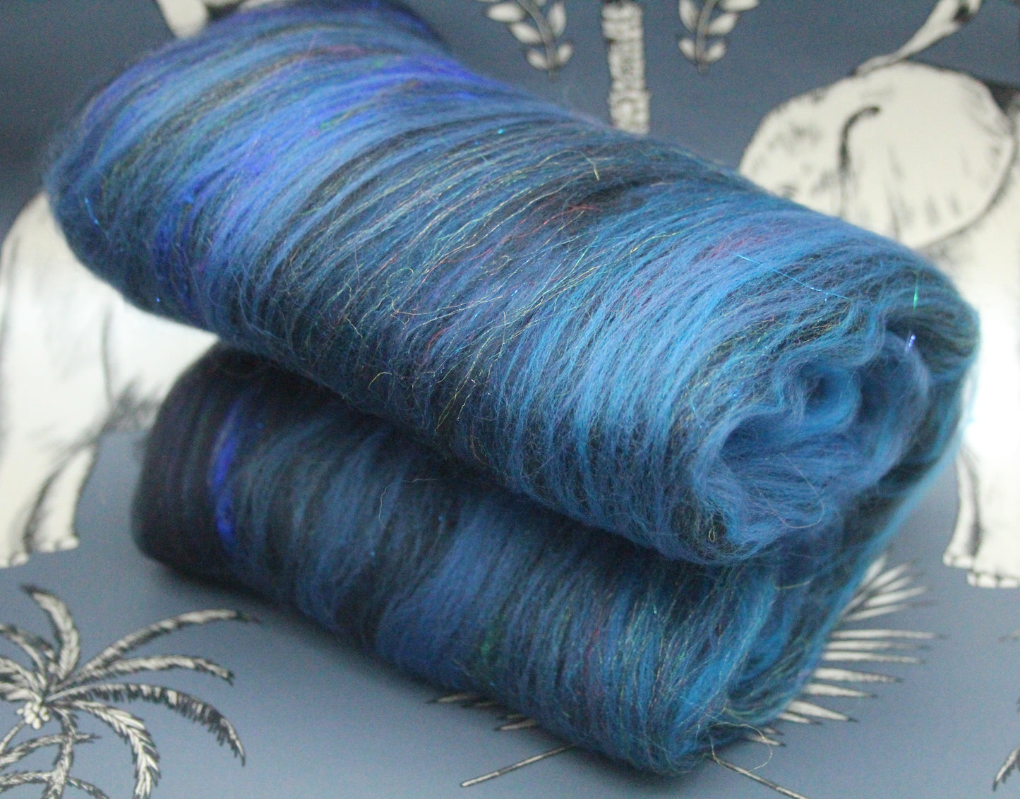 Merino Art Batt  - Blue Black  - 49 grams 1.7 oz - Wool for felting, spinning and weaving