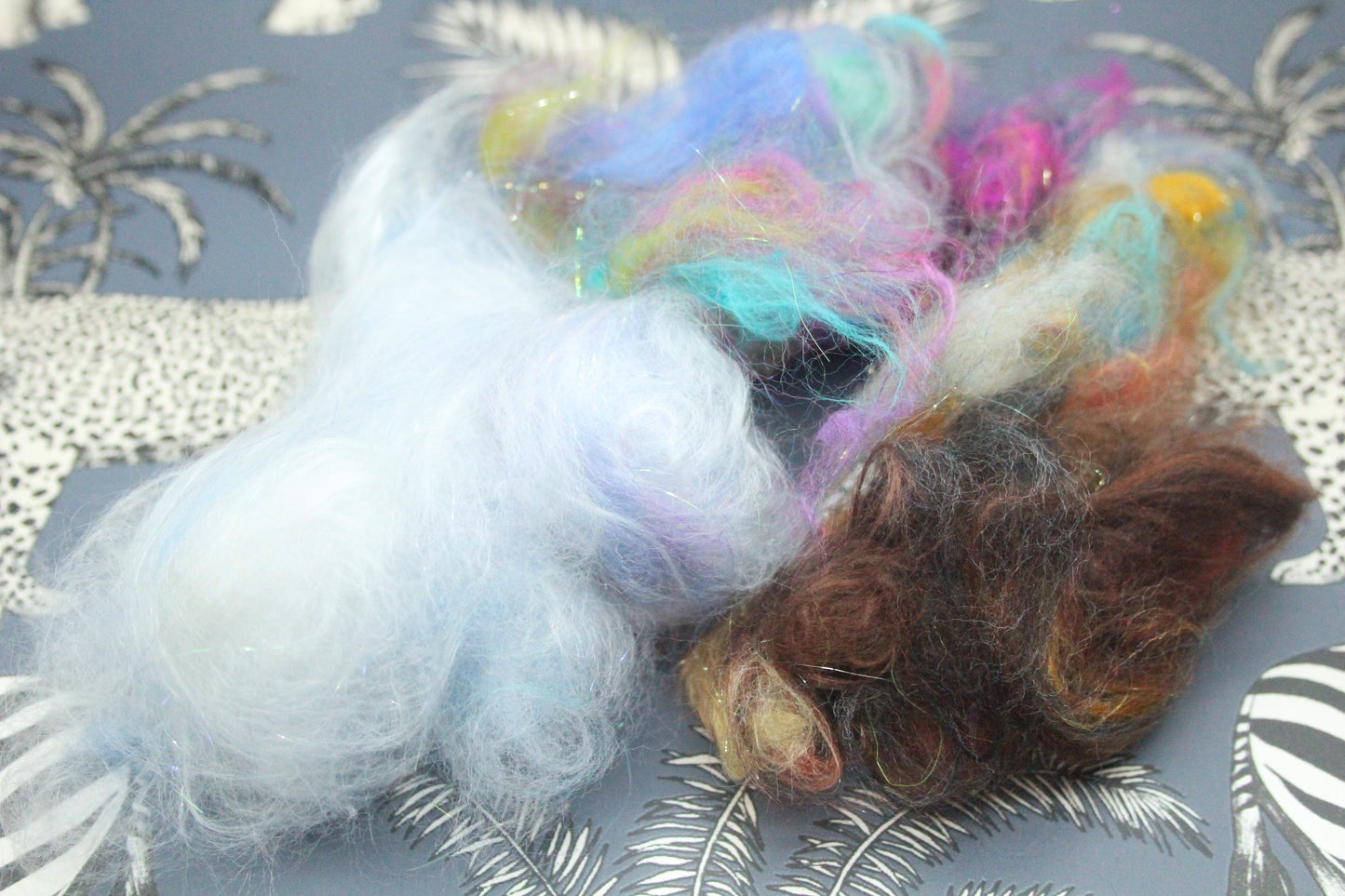 4 Grams of Carding Scraps