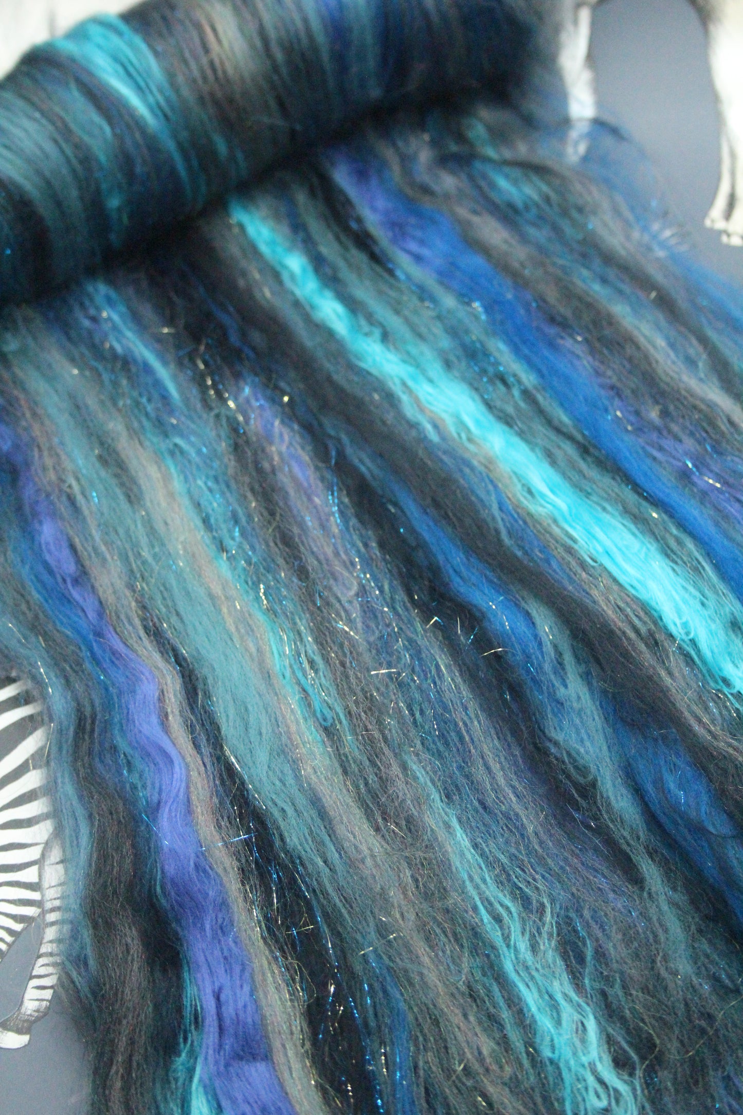 Merino Art Batt  -  Blue Black Grey - 66 grams 2.3 oz - Wool for felting, spinning and weaving