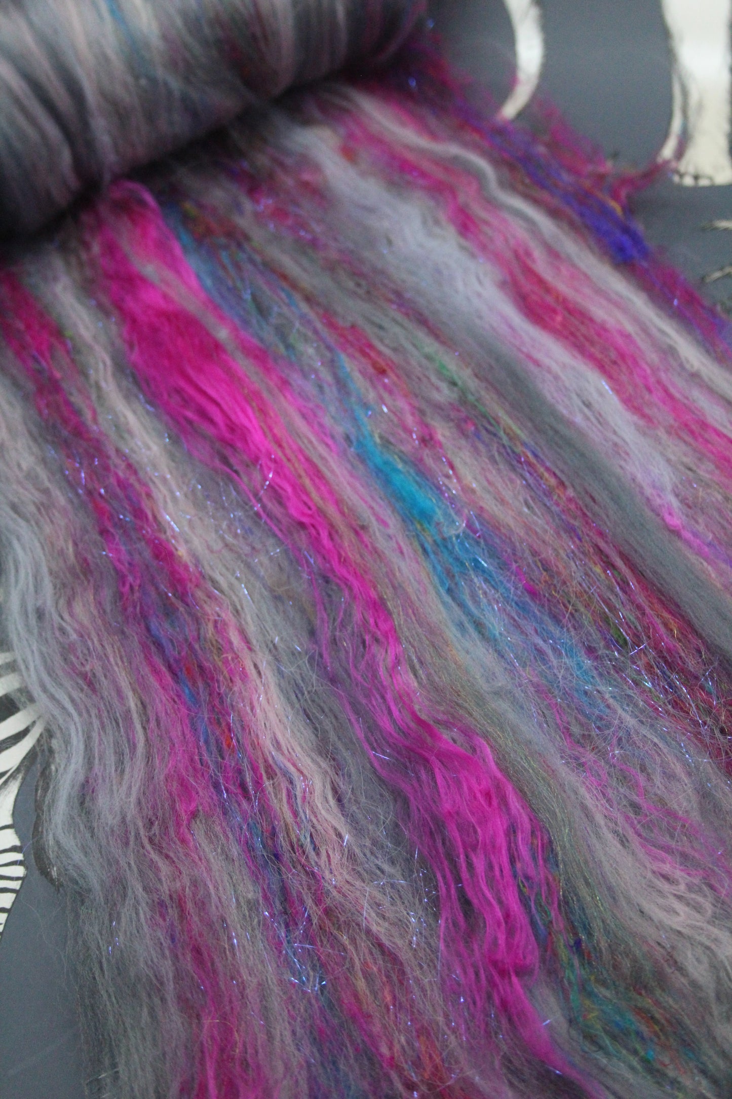 Merino Art Batt - Grey Pink  - 51 grams 1.7 oz - Wool for felting, spinning and weaving