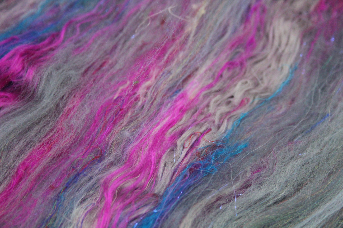 Merino Art Batt - Grey Pink  - 51 grams 1.7 oz - Wool for felting, spinning and weaving