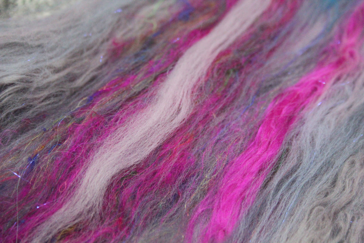 Merino Art Batt - Grey Pink  - 51 grams 1.7 oz - Wool for felting, spinning and weaving