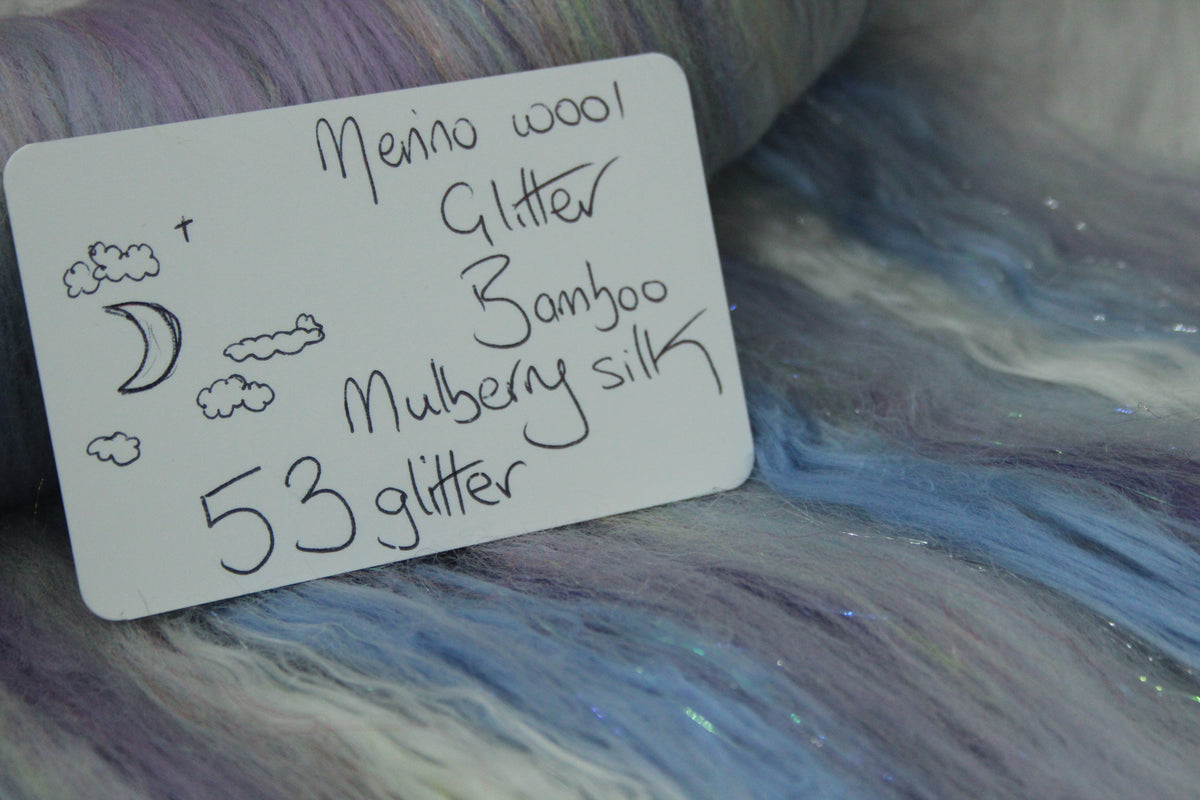 Merino Art Batt - Grey Purple White - 53 grams 1.8 oz - Wool for felting, spinning and weaving