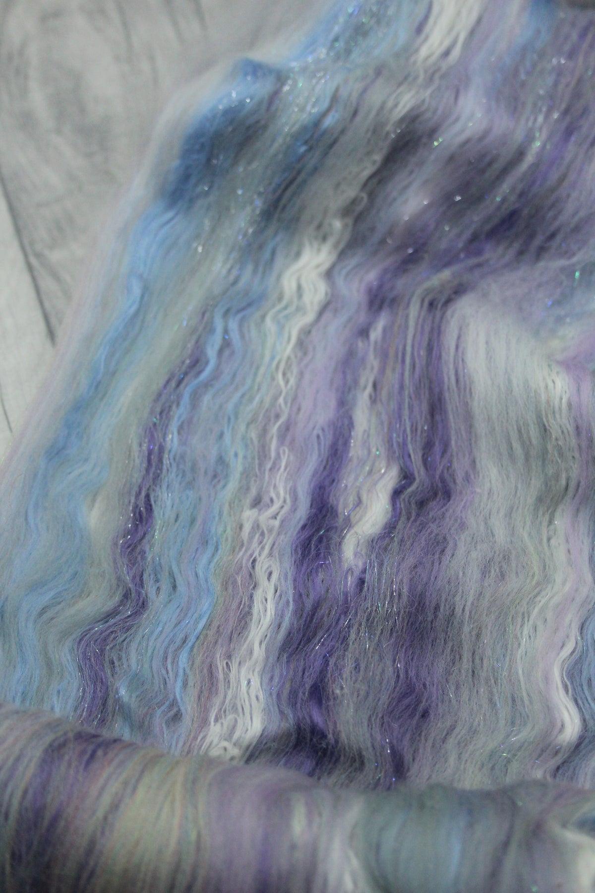 Merino Art Batt - Grey Purple White - 53 grams 1.8 oz - Wool for felting, spinning and weaving