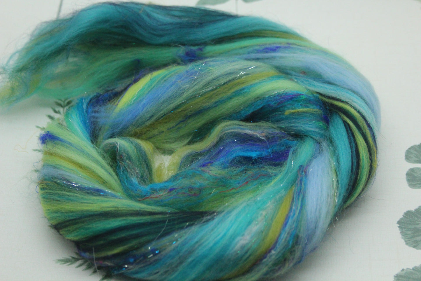 Merino Wool Blend - Blue Green - 16 grams / 0.5 oz  - Fibre for felting, weaving or spinning