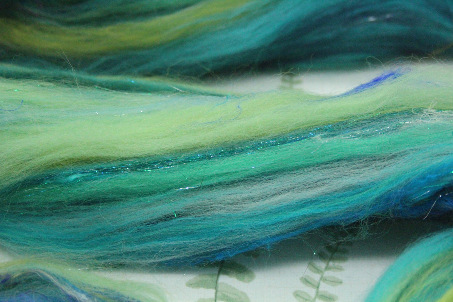 Merino Wool Blend - Blue Green - 16 grams / 0.5 oz  - Fibre for felting, weaving or spinning