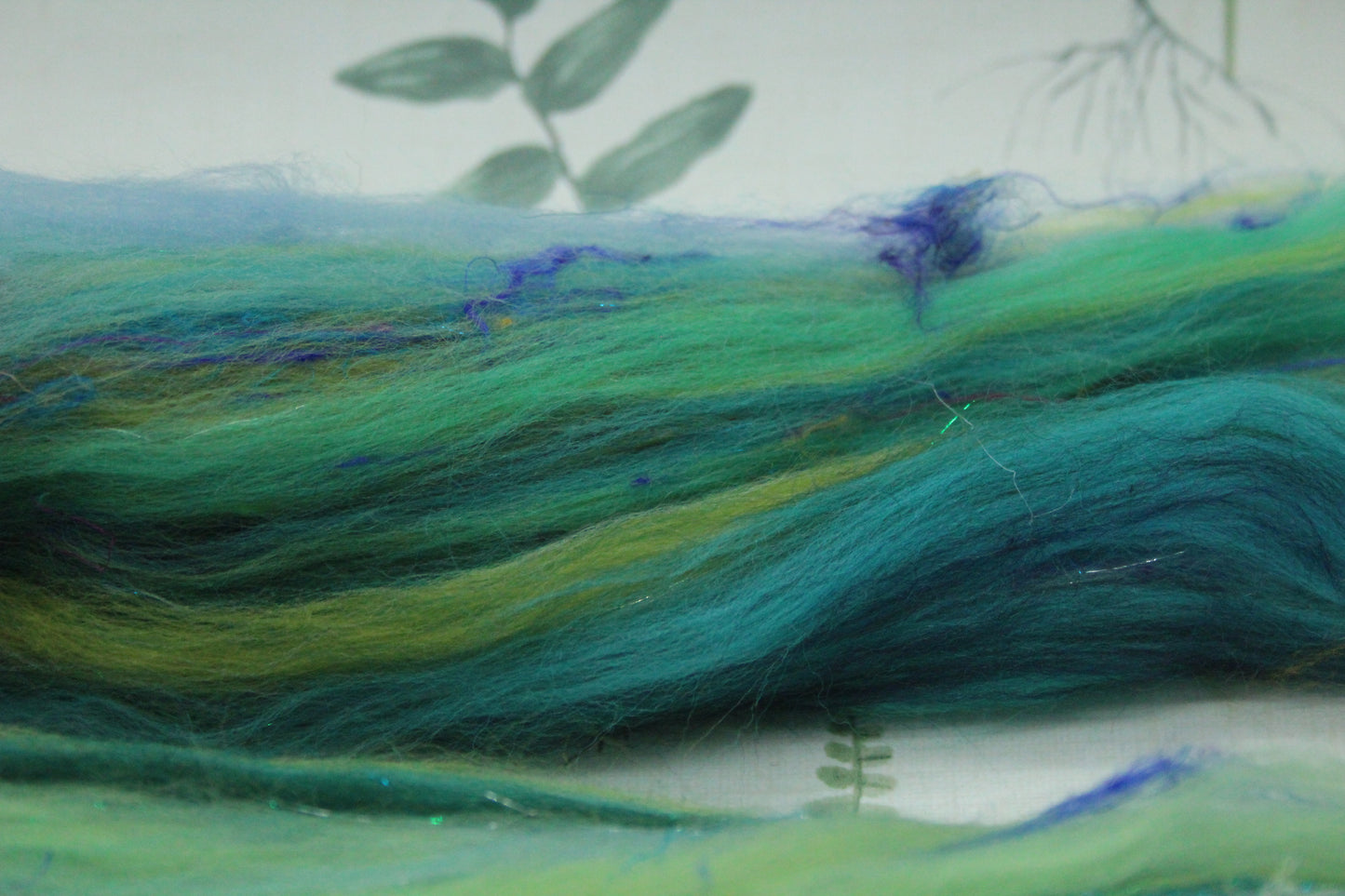 Merino Wool Blend - Blue Green - 16 grams / 0.5 oz  - Fibre for felting, weaving or spinning