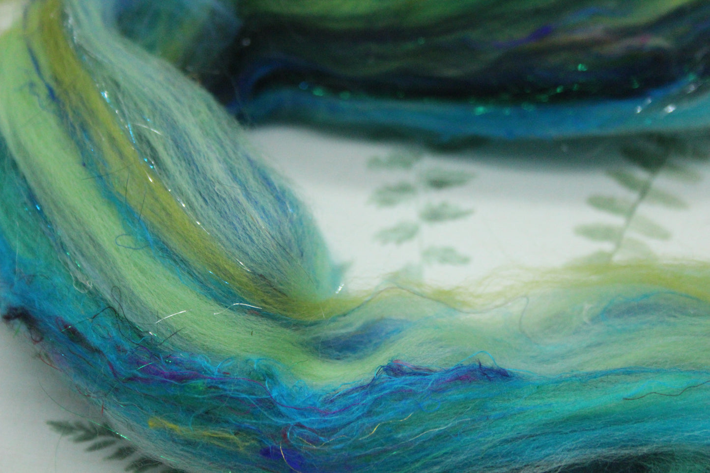 Merino Wool Blend - Blue Green - 16 grams / 0.5 oz  - Fibre for felting, weaving or spinning