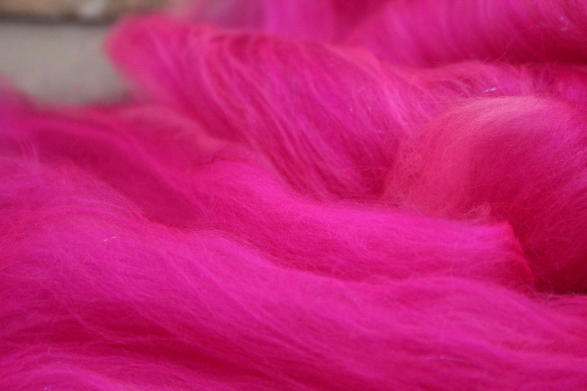 Merino Art Batt - Pink - 46 grams 1.6 oz - Wool for felting, spinning and weaving
