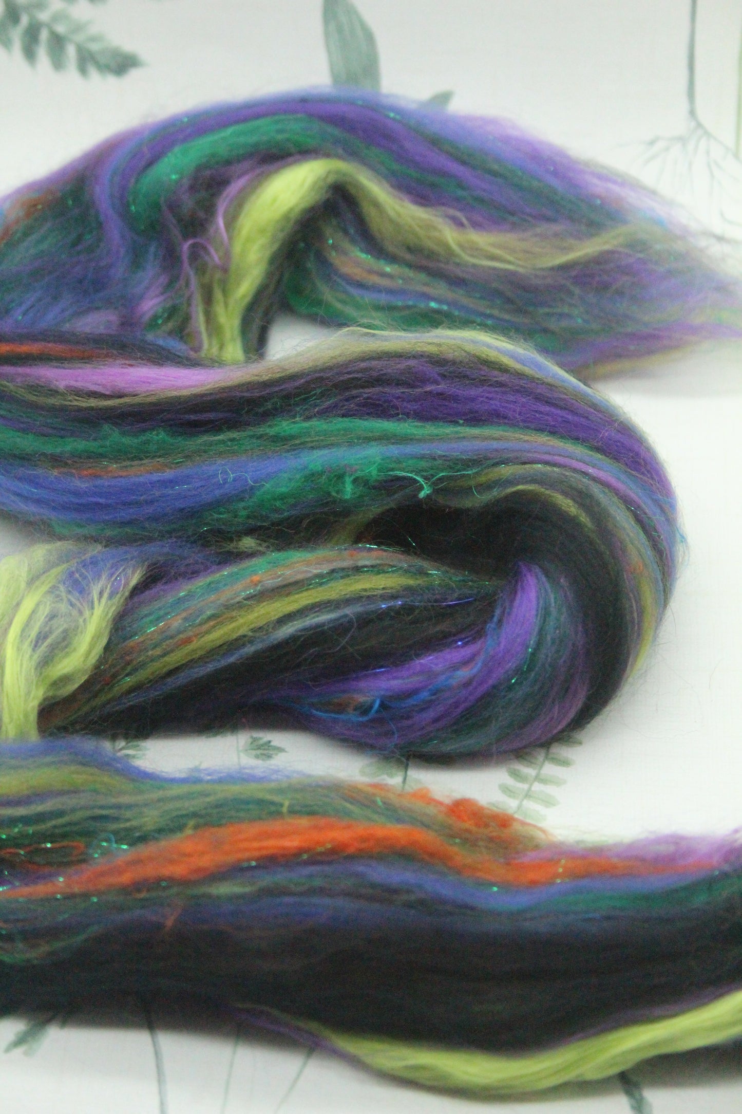 Merino Wool Blend - Green Purple Black - 14 grams / 0.4 oz  - Fibre for felting, weaving or spinning