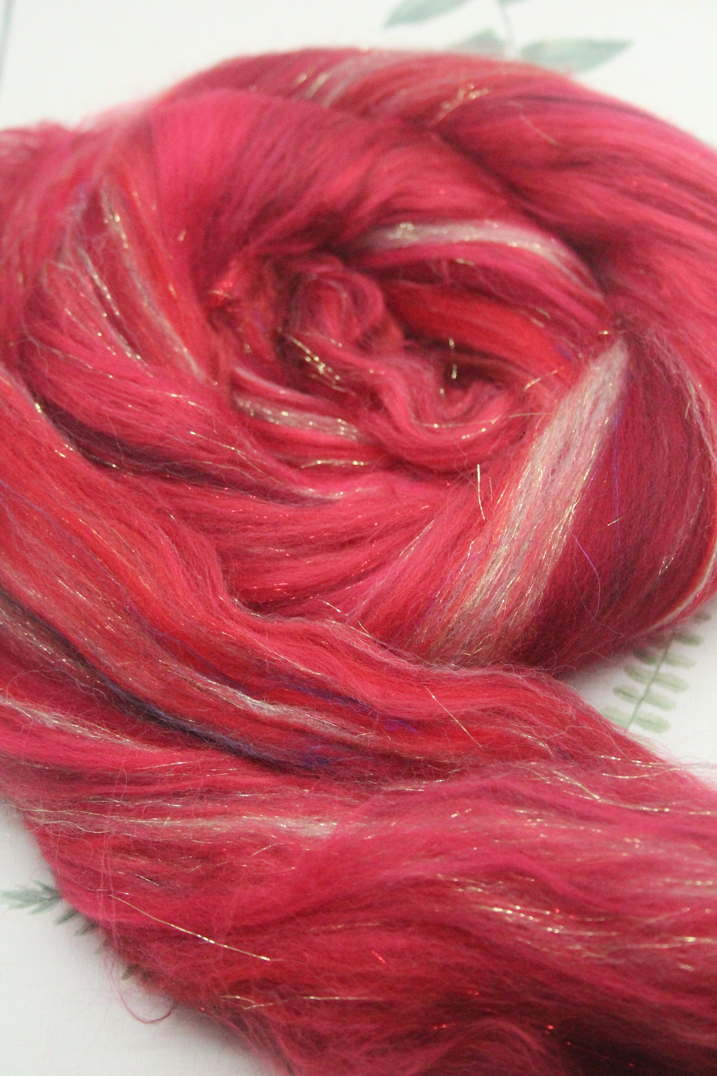 Merino Wool Blend - Red - 24 grams / 0.8 oz  - Fibre for felting, weaving or spinning