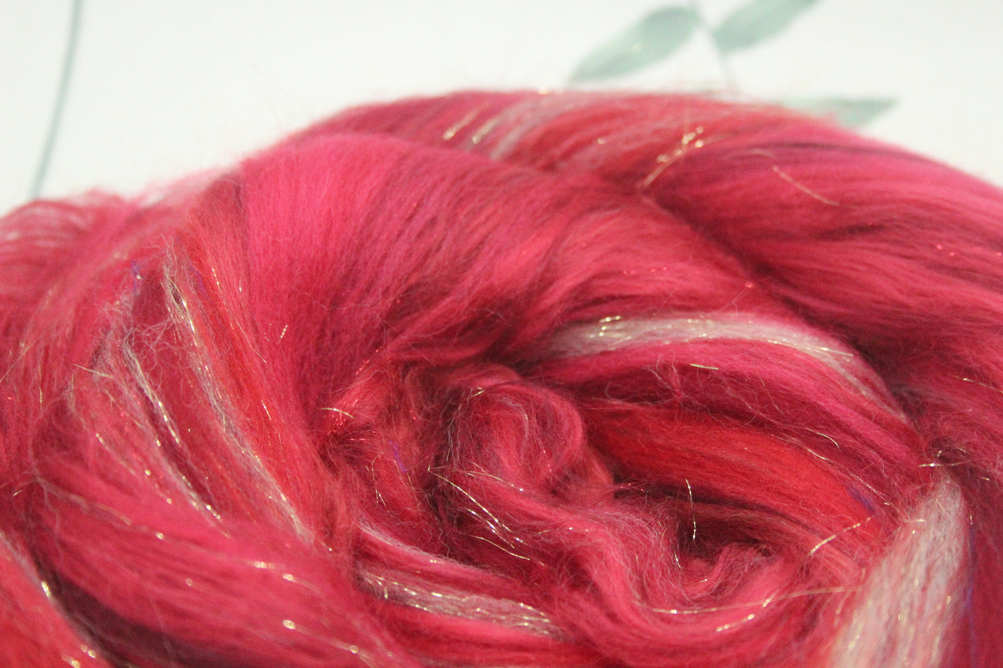 Merino Wool Blend - Red - 24 grams / 0.8 oz  - Fibre for felting, weaving or spinning