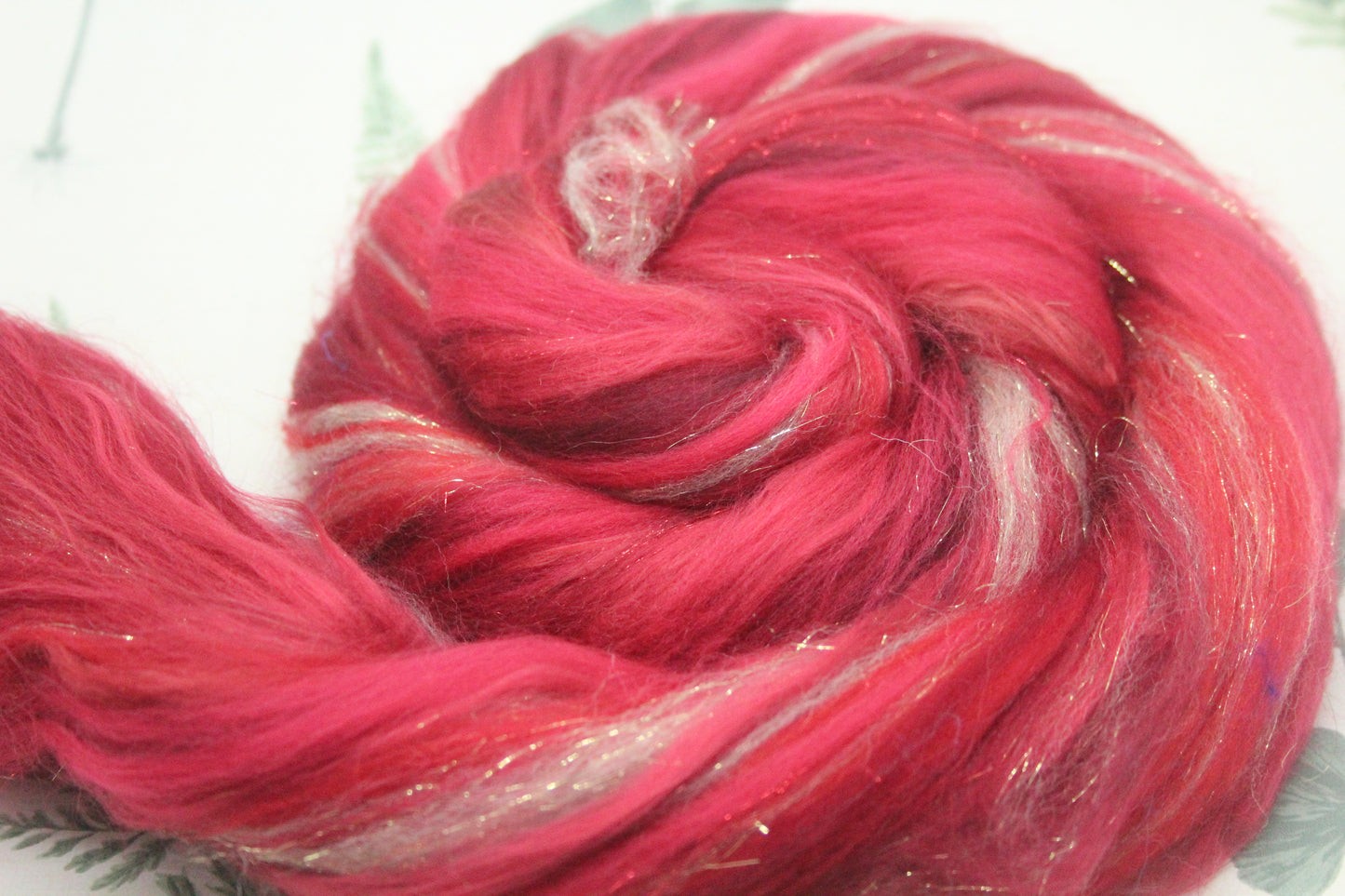 Merino Wool Blend - Red - 24 grams / 0.8 oz  - Fibre for felting, weaving or spinning