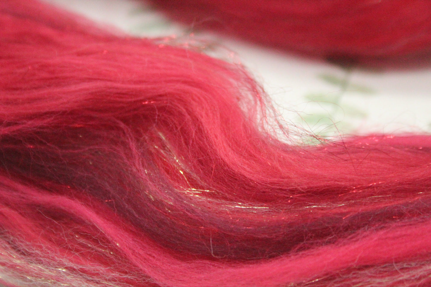 Merino Wool Blend - Red - 24 grams / 0.8 oz  - Fibre for felting, weaving or spinning