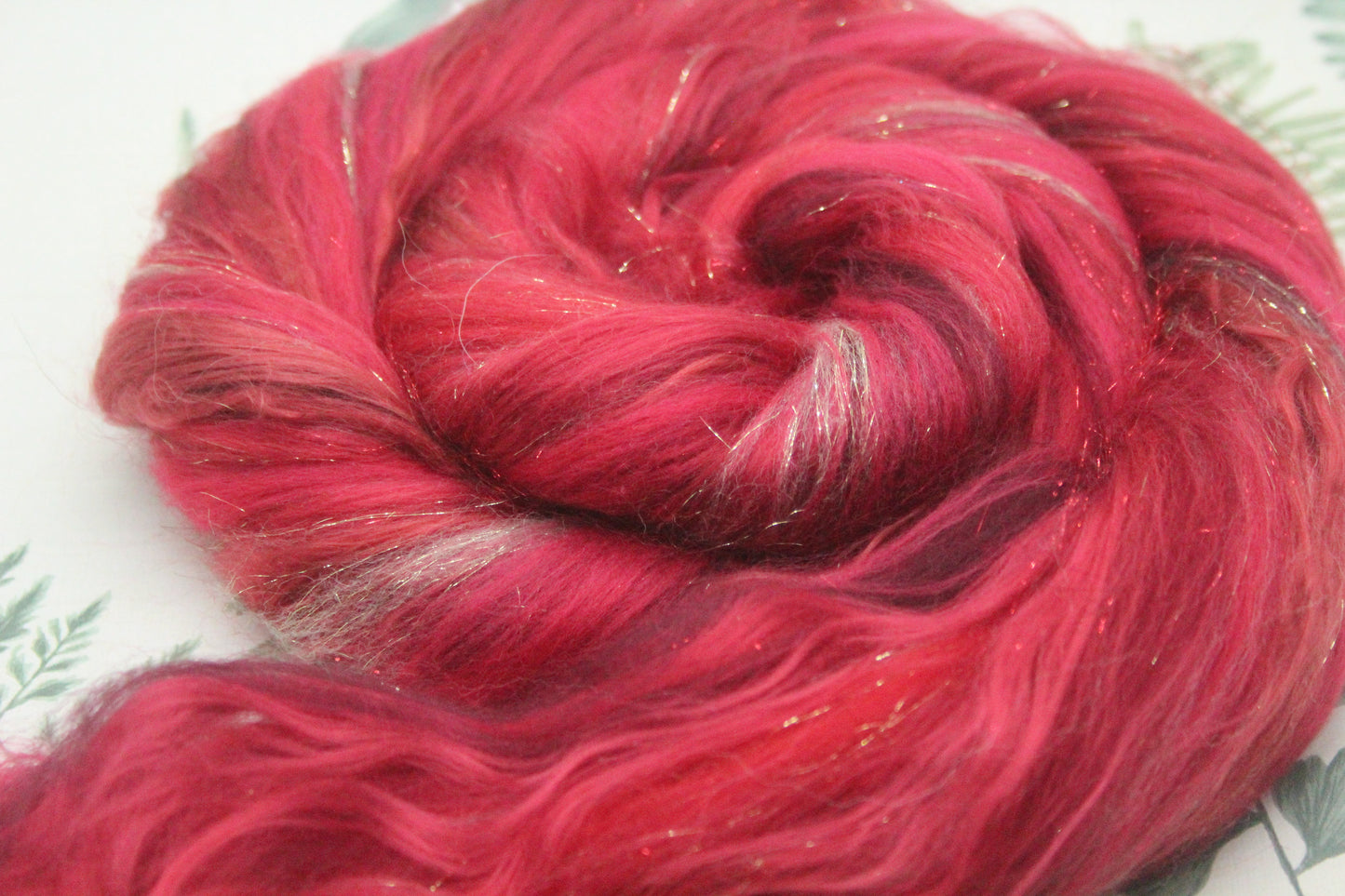 Merino Wool Blend - Red - 33 grams / 1.1 oz  - Fibre for felting, weaving or spinning