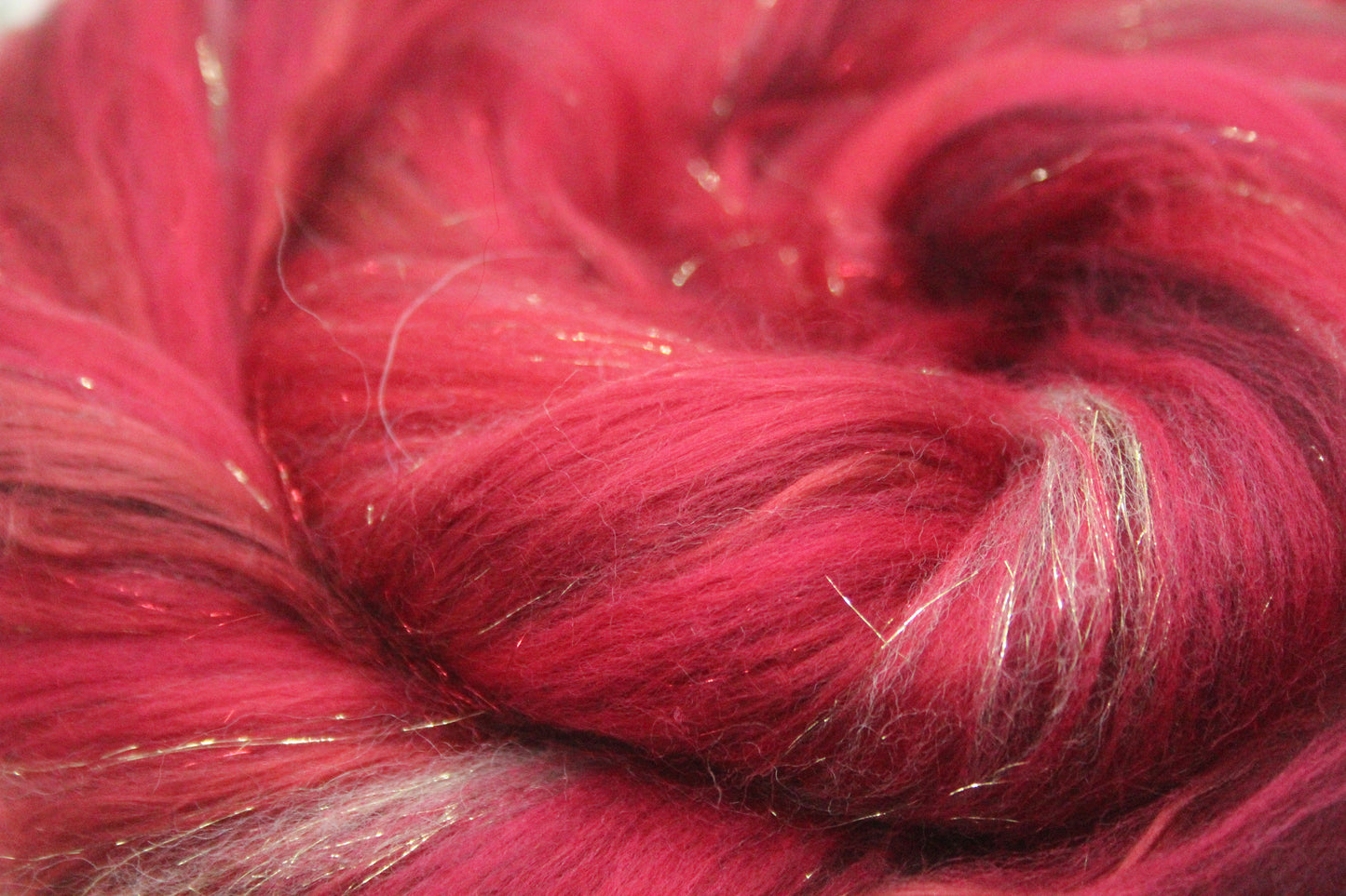 Merino Wool Blend - Red - 33 grams / 1.1 oz  - Fibre for felting, weaving or spinning