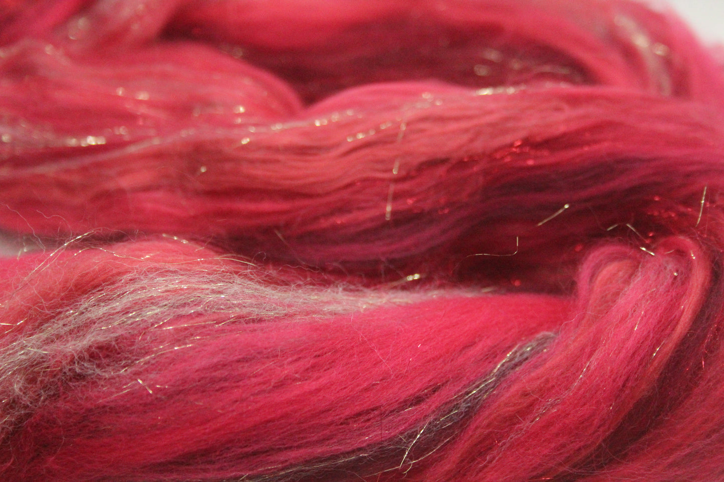 Merino Wool Blend - Red - 33 grams / 1.1 oz  - Fibre for felting, weaving or spinning