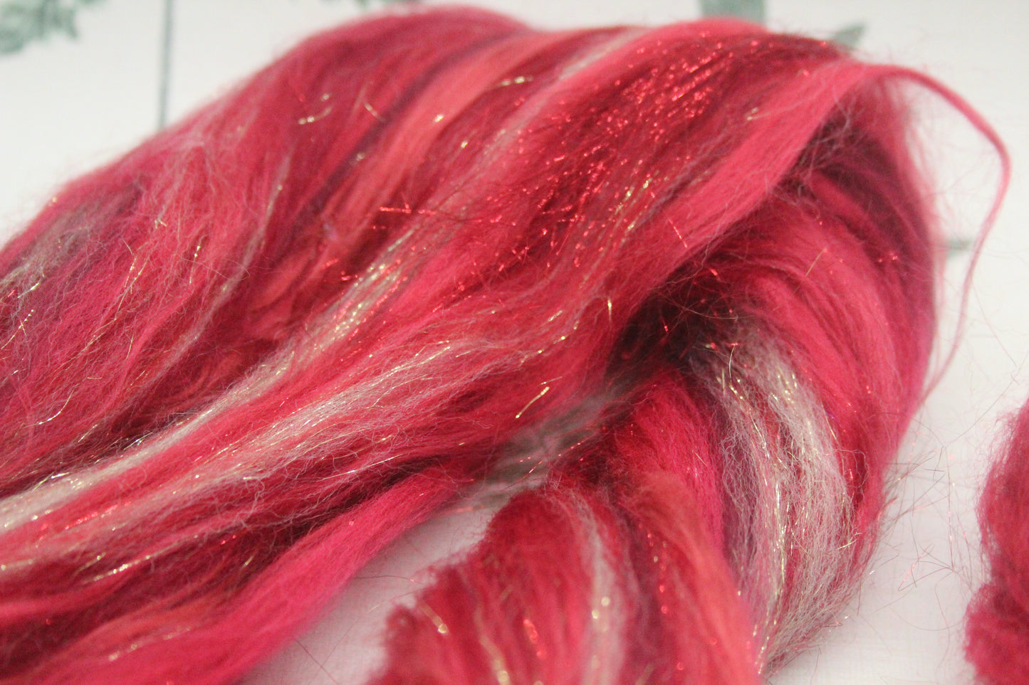 Merino Wool Blend - Red - 33 grams / 1.1 oz  - Fibre for felting, weaving or spinning