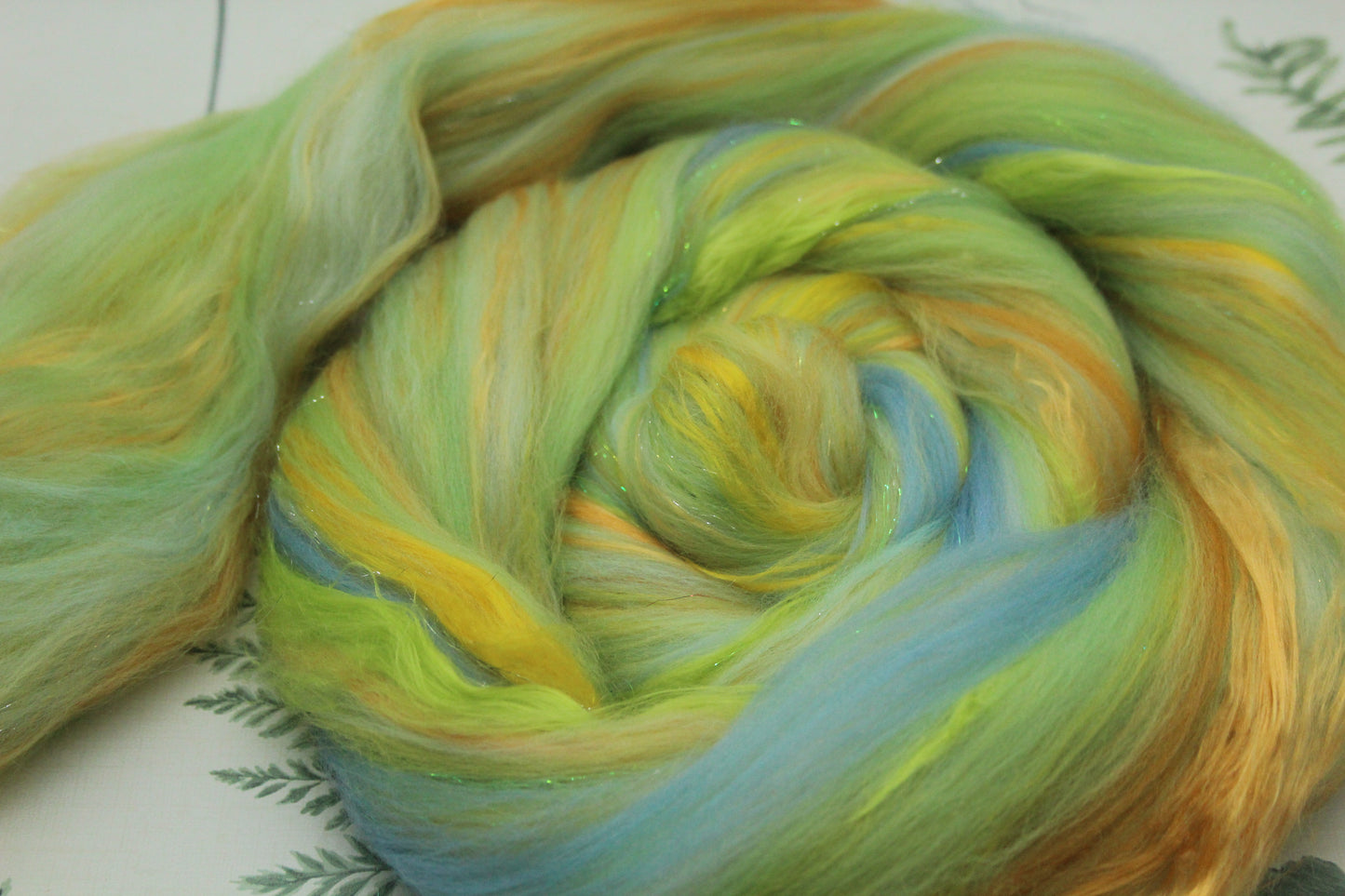 Merino Wool Blend - Yellow Green - 49 grams / 1.7 oz  - Fibre for felting, weaving or spinning