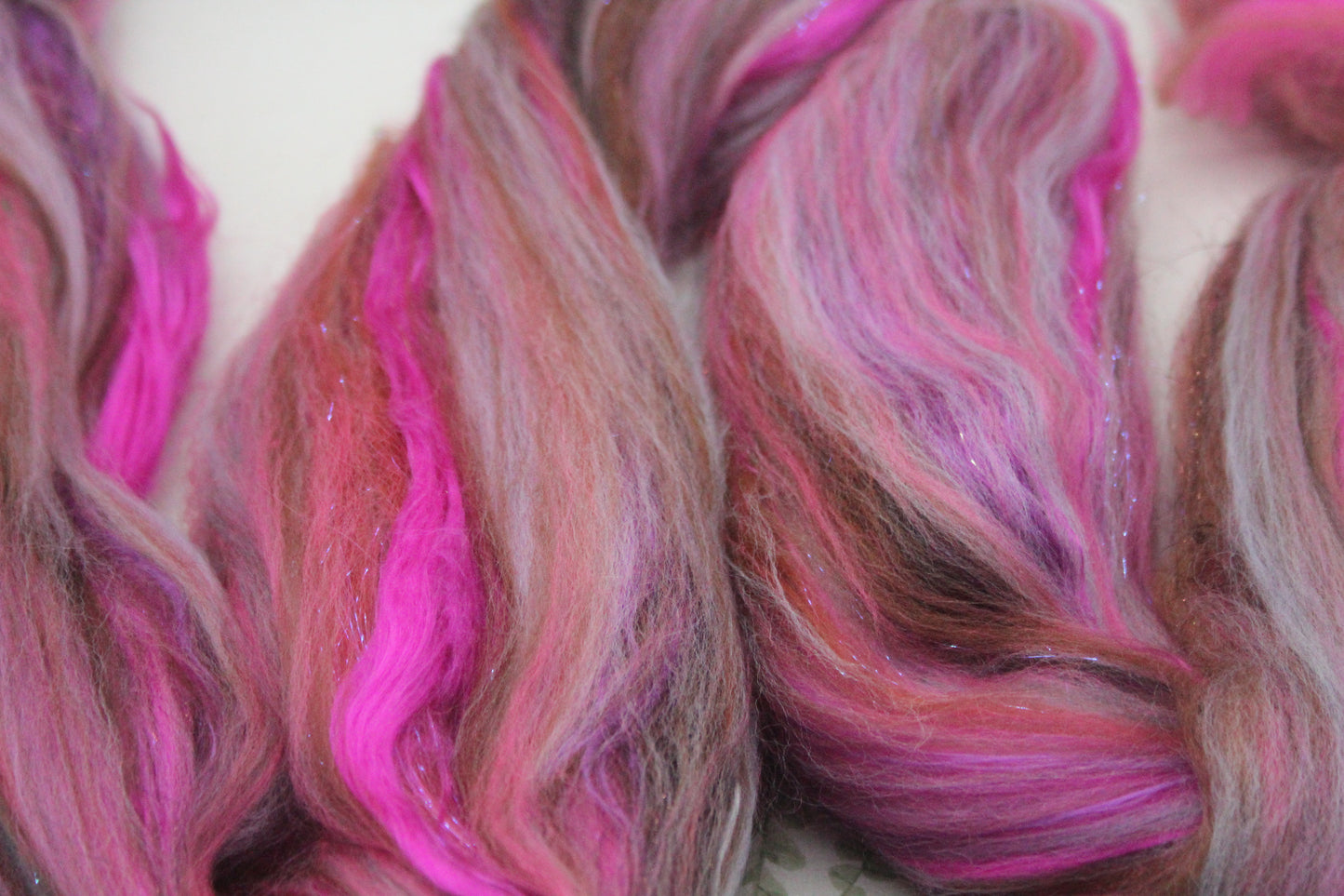 Merino Wool Blend - Pink Brown - 39 grams / 1.3 oz  - Fibre for felting, weaving or spinning