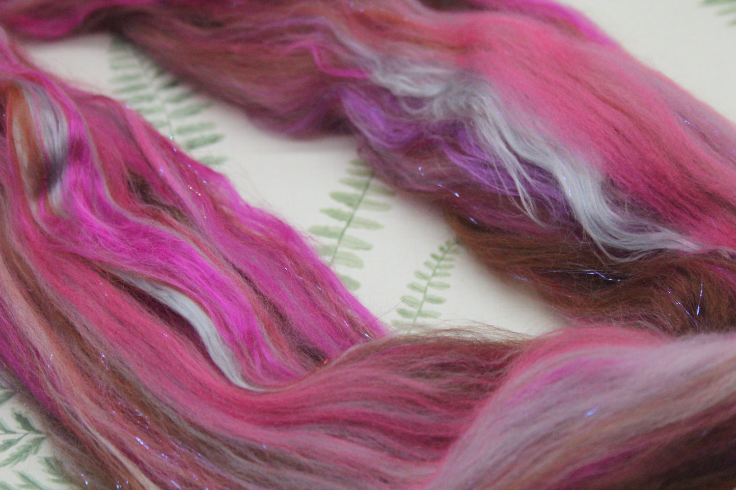 Merino Wool Blend - Pink Brown - 26 grams / 0.9 oz  - Fibre for felting, weaving or spinning