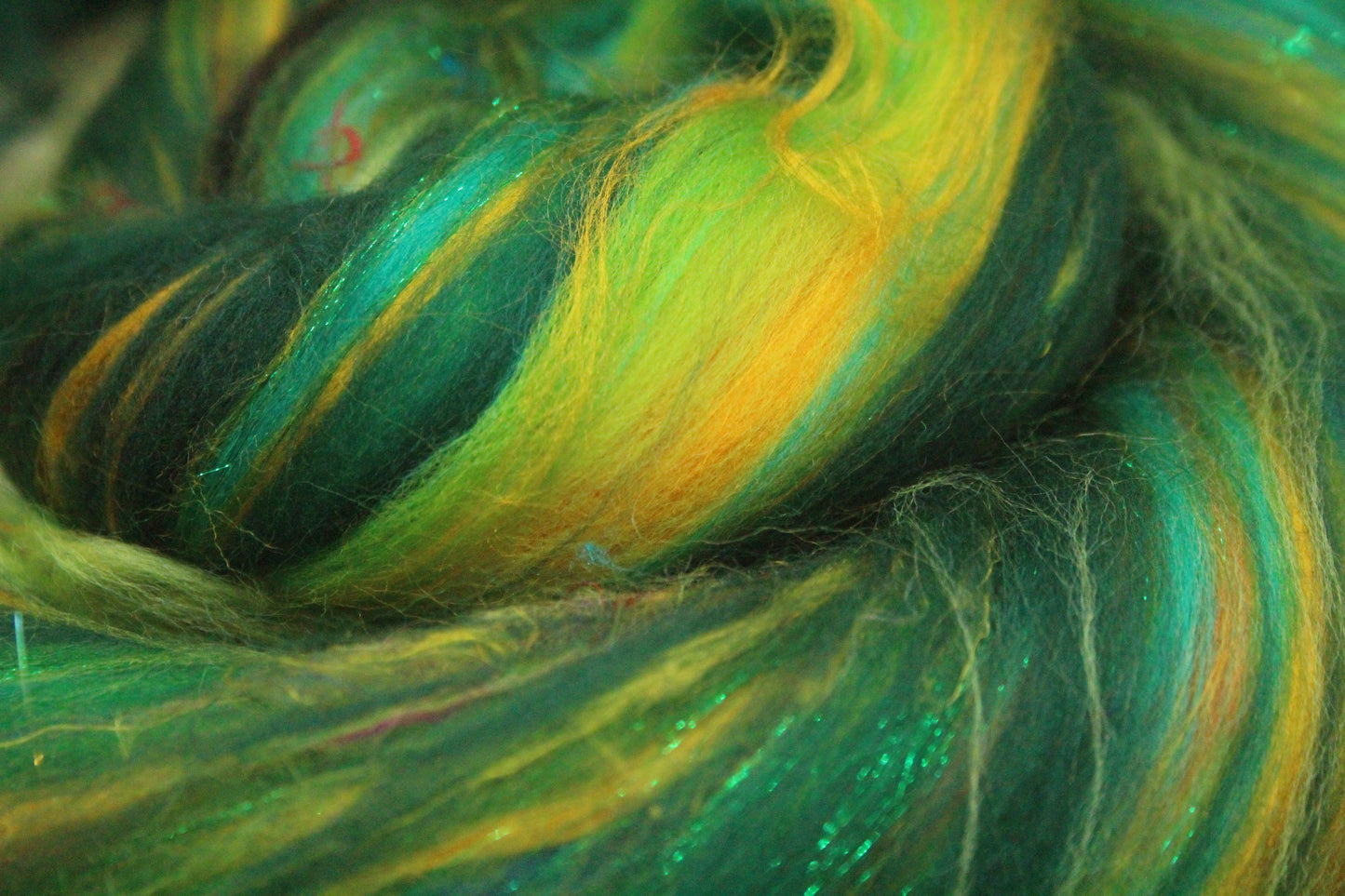 Merino Wool Blend - Green - 34 grams / 1.1 oz  - Fibre for felting, weaving or spinning