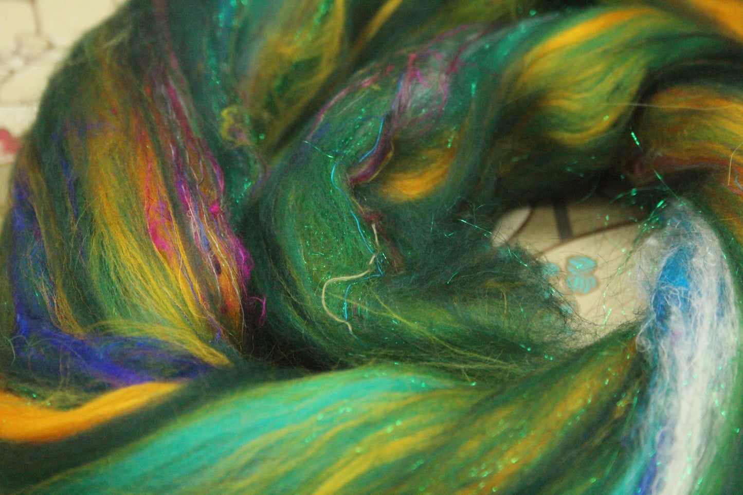 Merino Wool Blend - Green - 22 grams / 0.7 oz  - Fibre for felting, weaving or spinning