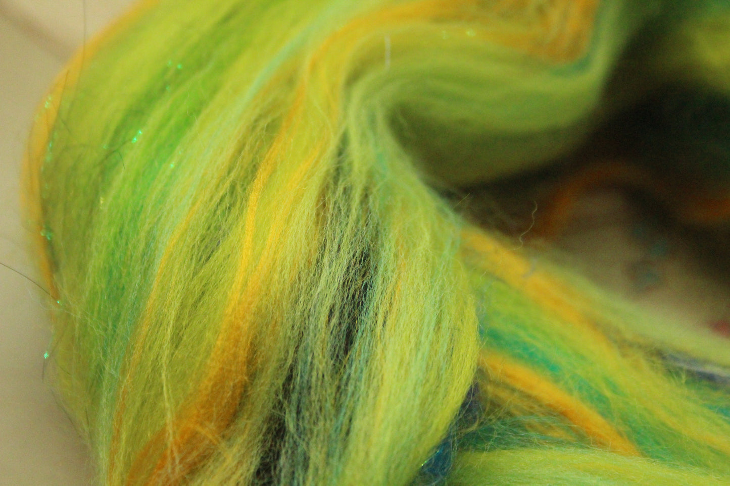 Merino Wool Blend - Green - 31 grams / 1 oz  - Fibre for felting, weaving or spinning