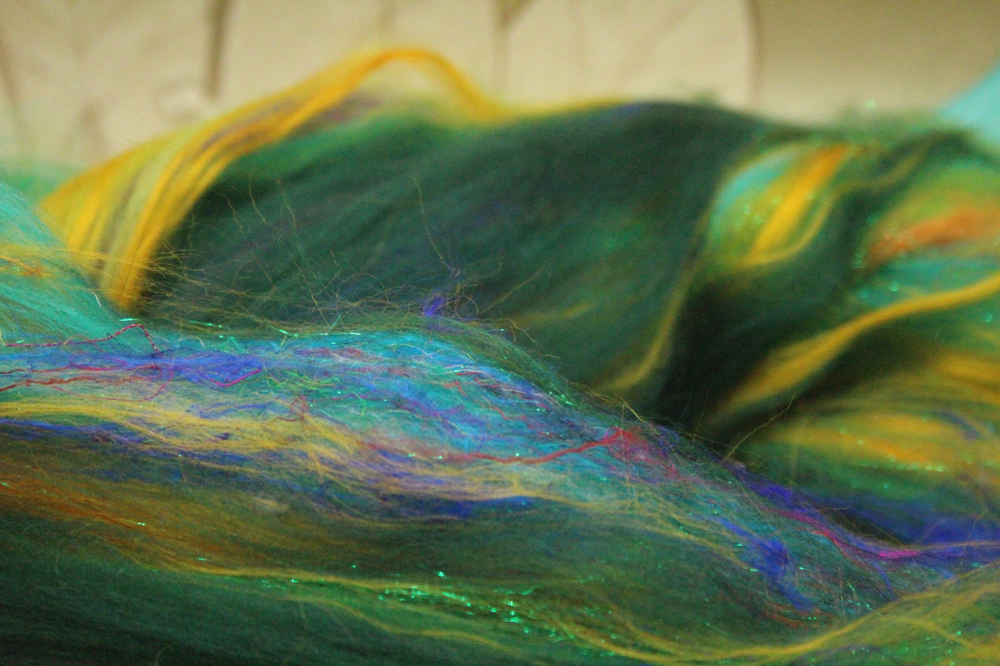 Merino Wool Blend - Green - 31 grams / 1 oz  - Fibre for felting, weaving or spinning