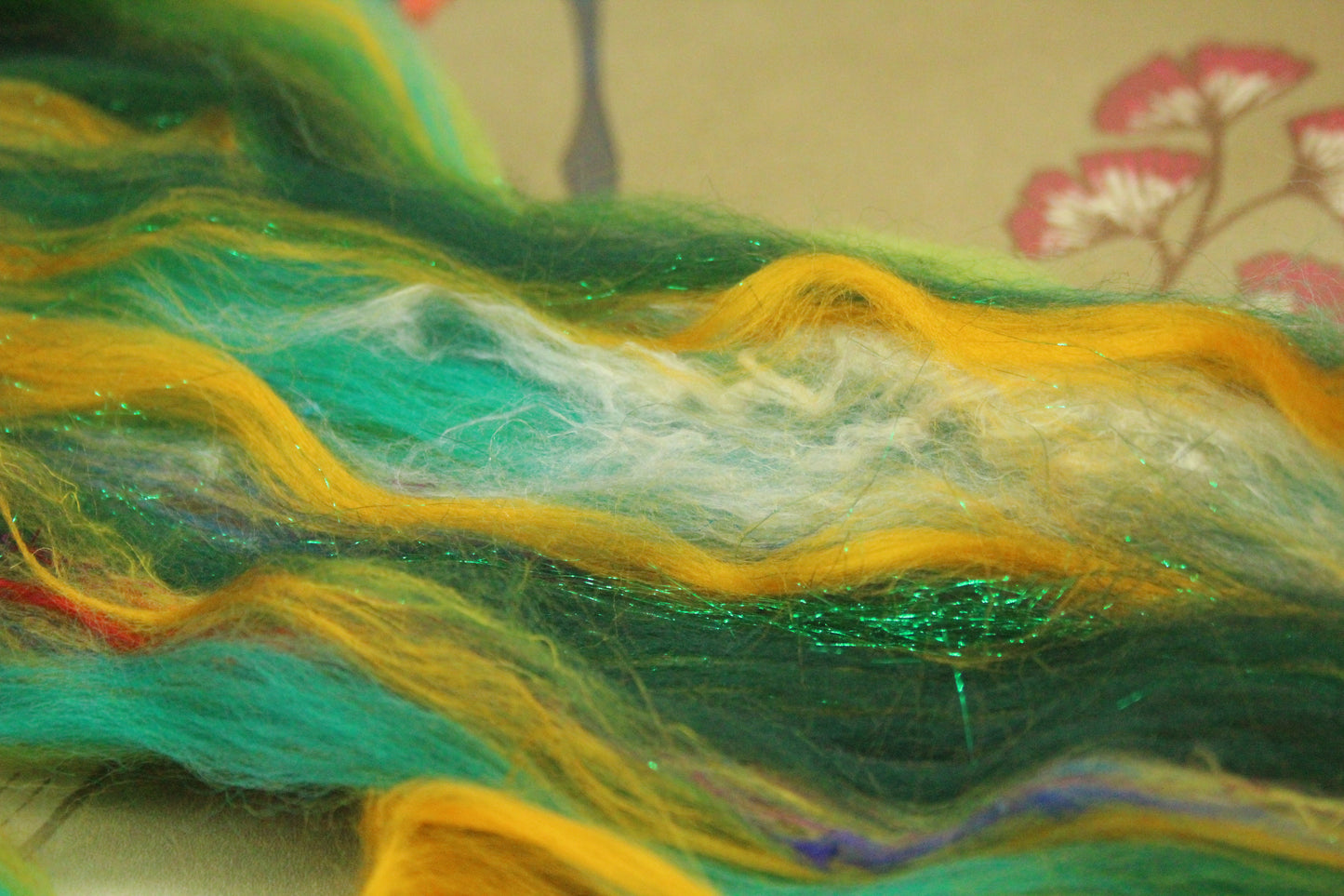 Merino Wool Blend - Green - 17 grams / 0.5 oz  - Fibre for felting, weaving or spinning