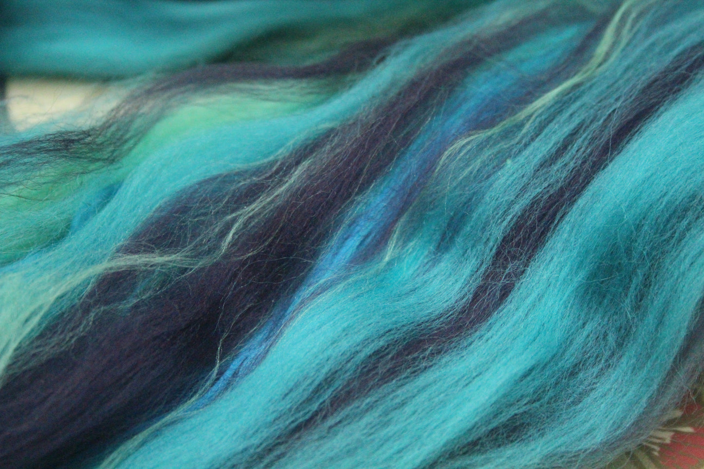 Merino Wool Blend - Cerulean Purple Green - 25 grams / 0.8 oz  - Fibre for felting, weaving or spinning