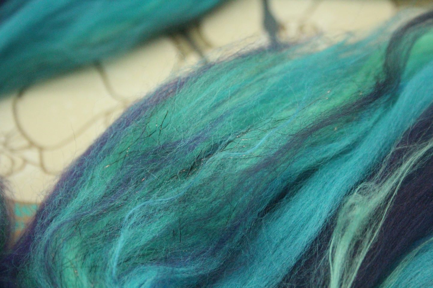 Merino Wool Blend - Cerulean Purple Green - 25 grams / 0.8 oz  - Fibre for felting, weaving or spinning