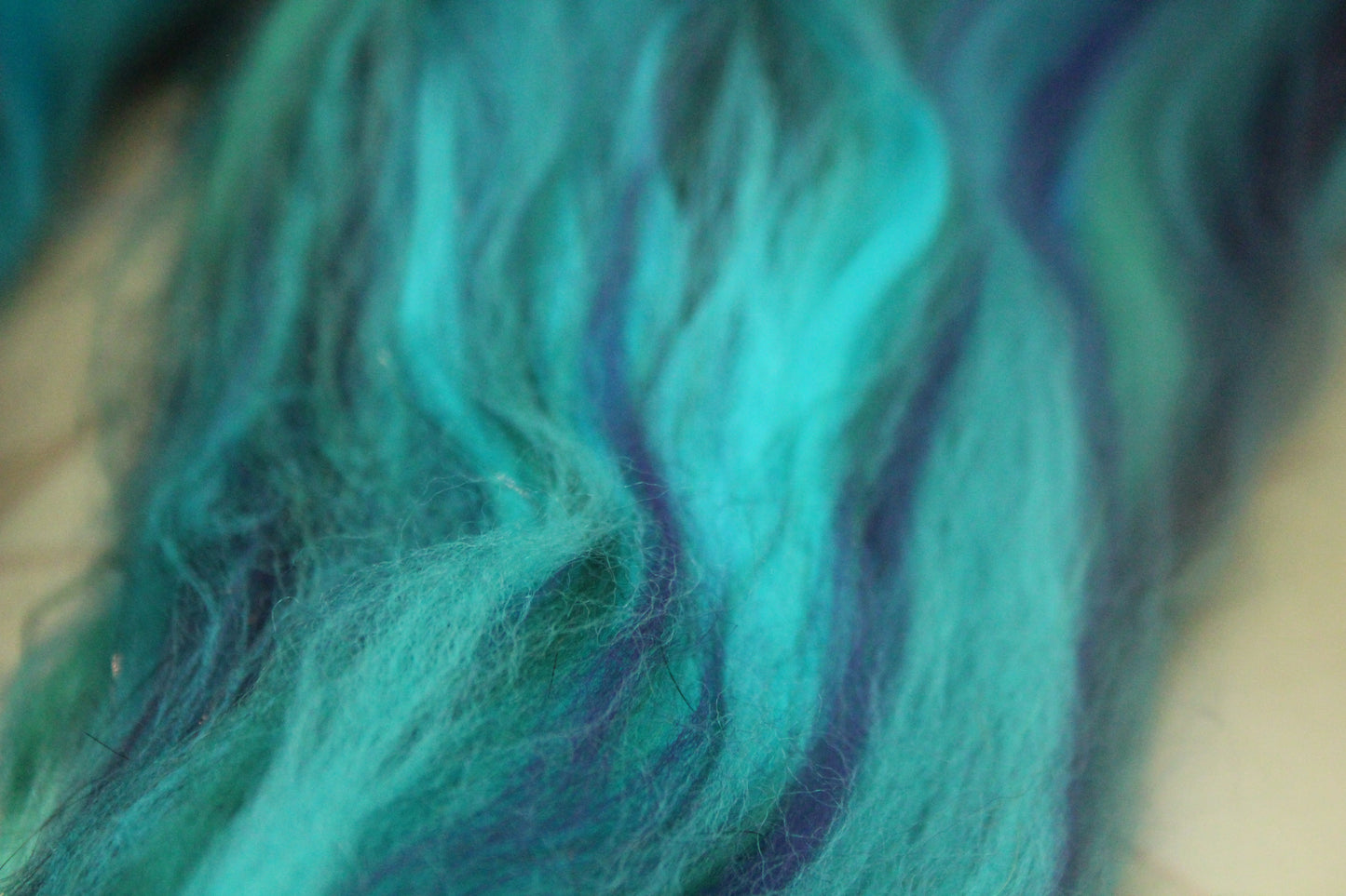 Merino Wool Blend - Cerulean Purple Green - 25 grams / 0.8 oz  - Fibre for felting, weaving or spinning