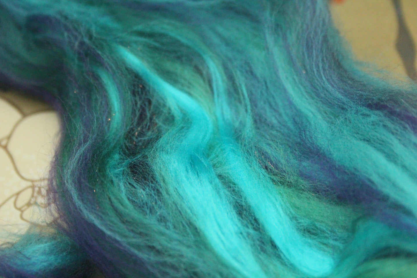 Merino Wool Blend - Cerulean Purple Green - 25 grams / 0.8 oz  - Fibre for felting, weaving or spinning