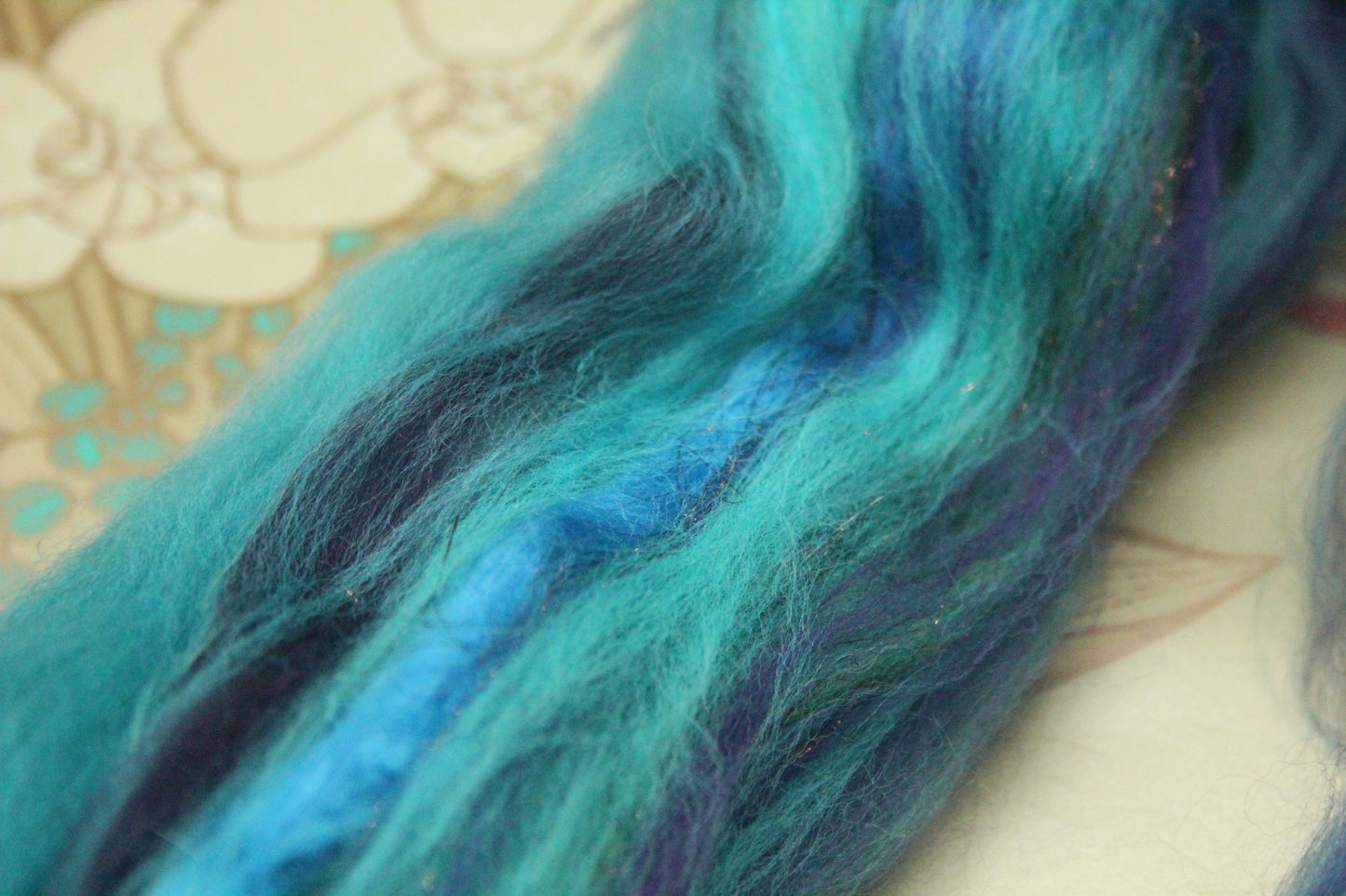 Merino Wool Blend - Cerulean Purple Green - 25 grams / 0.8 oz  - Fibre for felting, weaving or spinning