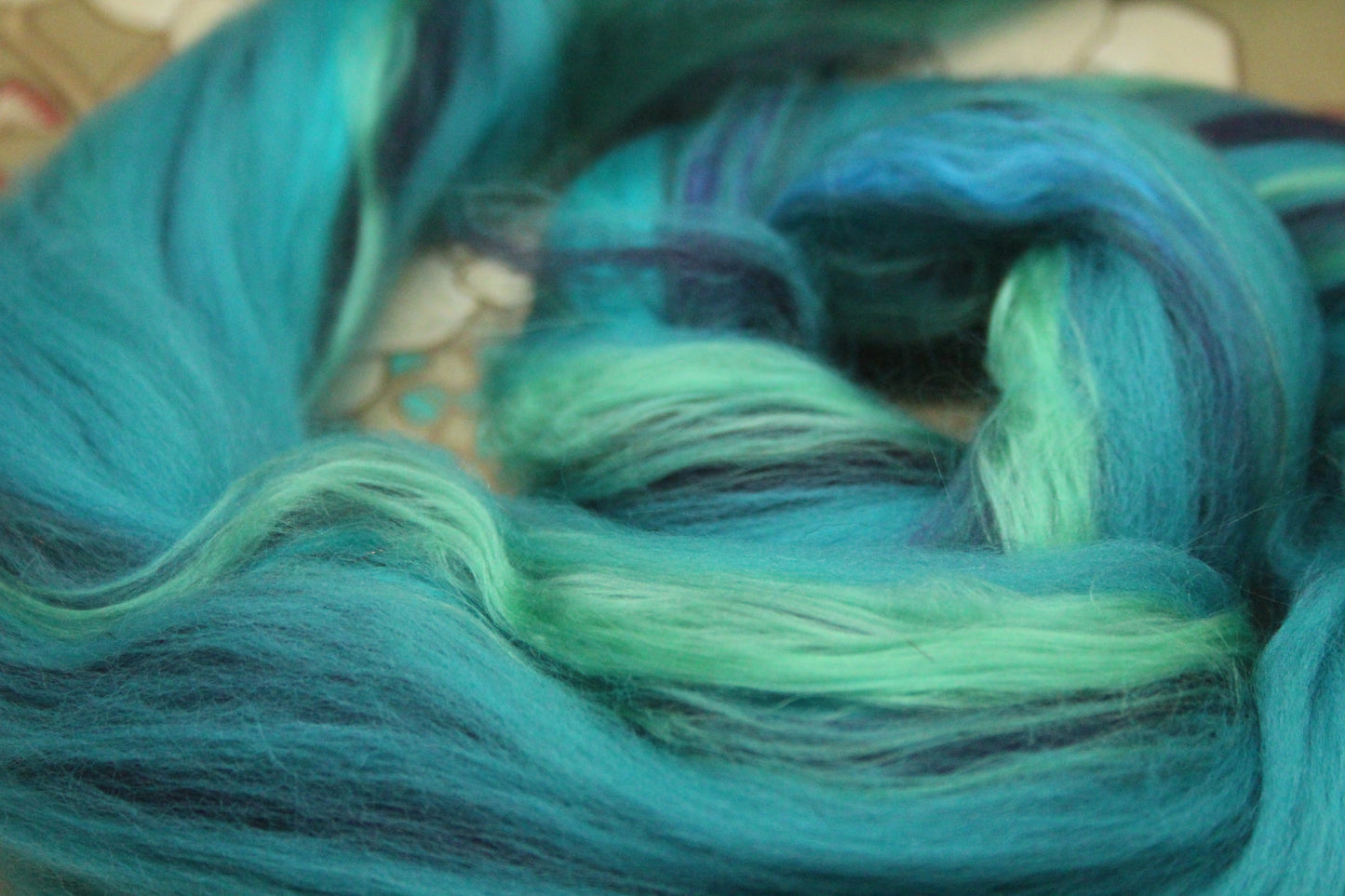 Merino Wool Blend - Cerulean Purple Green - 20 grams / 0.7 oz  - Fibre for felting, weaving or spinning