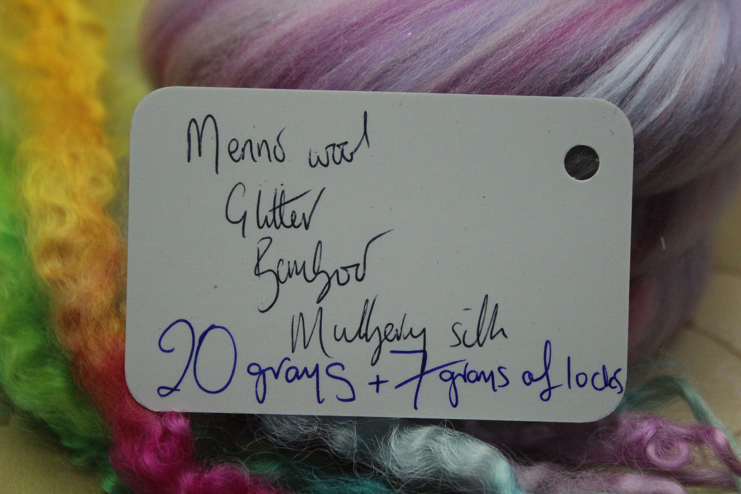 Merino Wool Blend - Pink Purple - 20 grams / 0.7 oz + 7 grams of locks - Fibre for felting, weaving or spinning