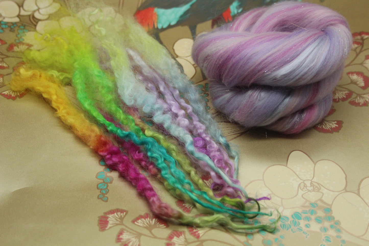 Merino Wool Blend - Pink Purple - 20 grams / 0.7 oz + 7 grams of locks - Fibre for felting, weaving or spinning