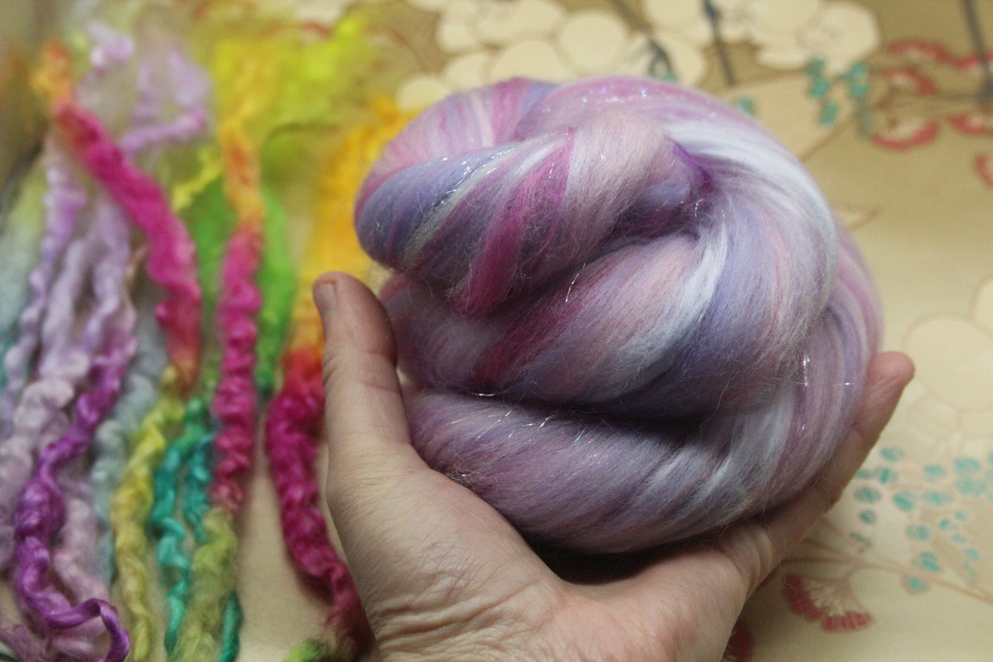 Merino Wool Blend - Pink Purple - 20 grams / 0.7 oz + 7 grams of locks - Fibre for felting, weaving or spinning