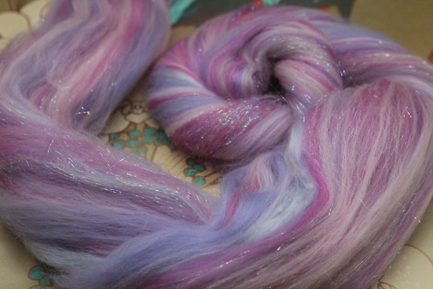 Merino Wool Blend - Pink Purple - 32 grams / 1.1 oz - Fibre for felting, weaving or spinning