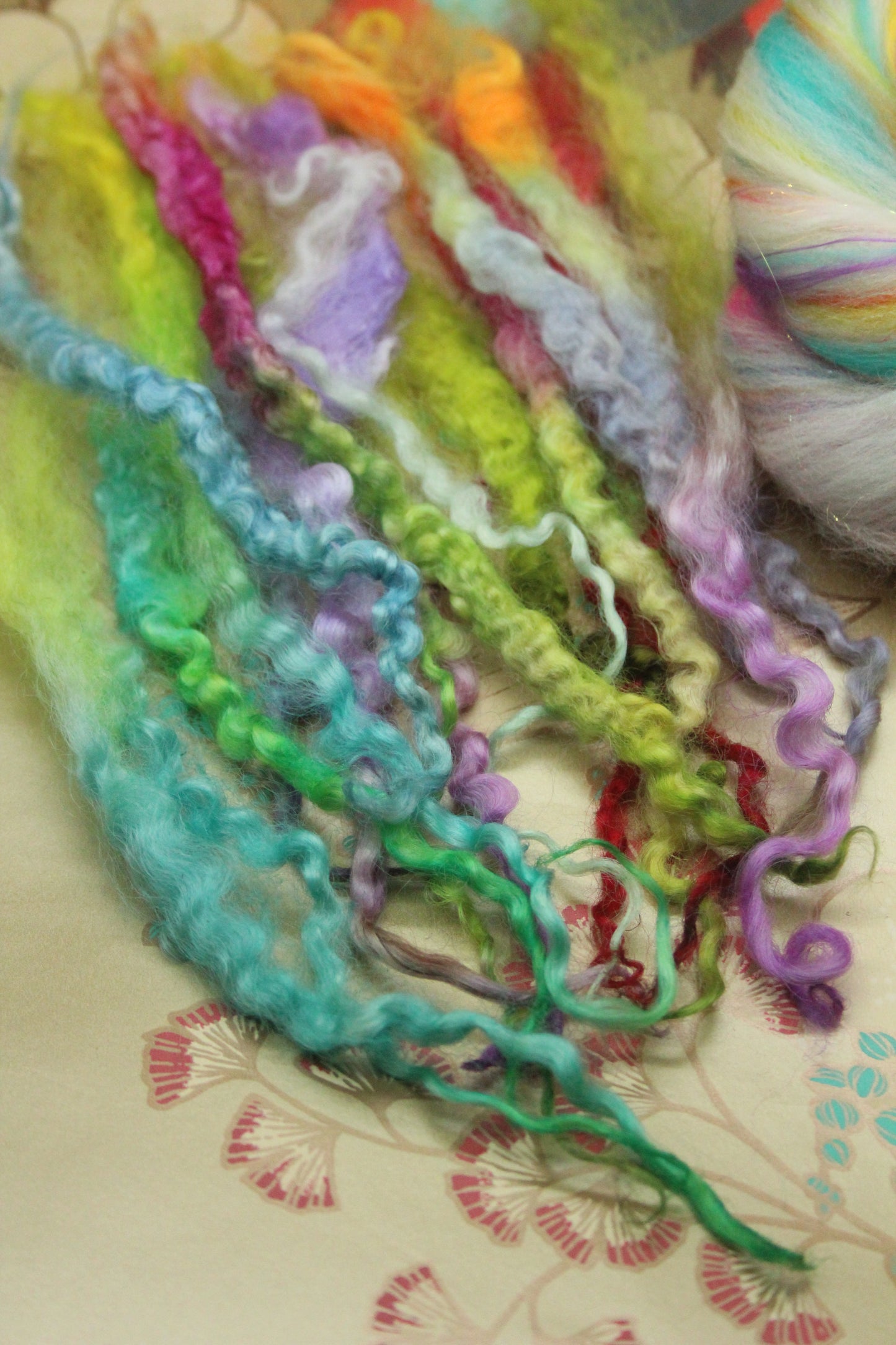 Merino Wool Blend - White + Brights - 16 grams / 0.5 oz + 10 grams of locks - Fibre for felting, weaving or spinning