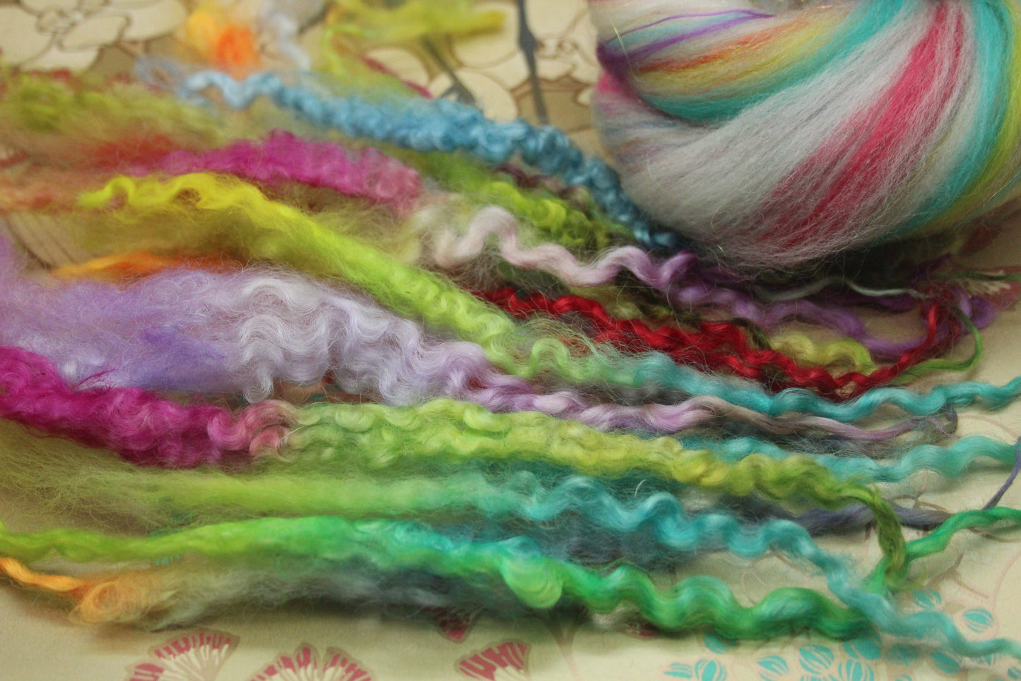 Merino Wool Blend - White + Brights - 16 grams / 0.5 oz + 10 grams of locks - Fibre for felting, weaving or spinning